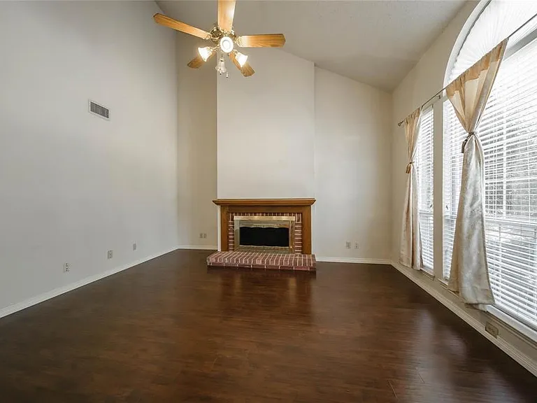 1804 Chattham Ct — Photo 23