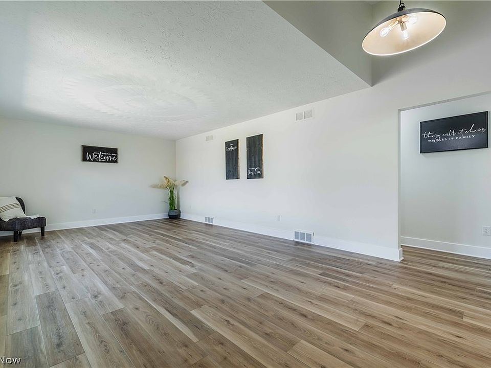 4233 Hyatt Ave NW, Massillon, OH 44646 | Zillow