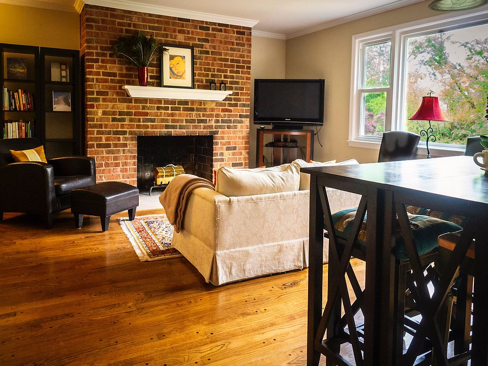 1st image of 6020 Hardwick Pl