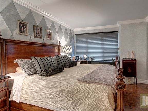4th image of 15 W 72nd St APT 1C