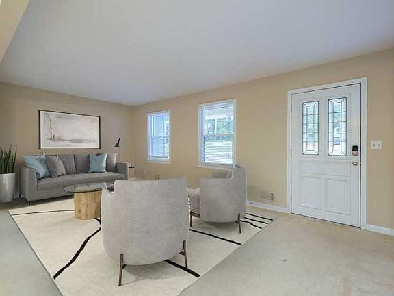 2nd image of 937 Live Oak Ct