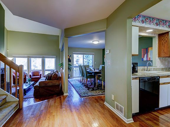 4th image of 35 Woodland Dr