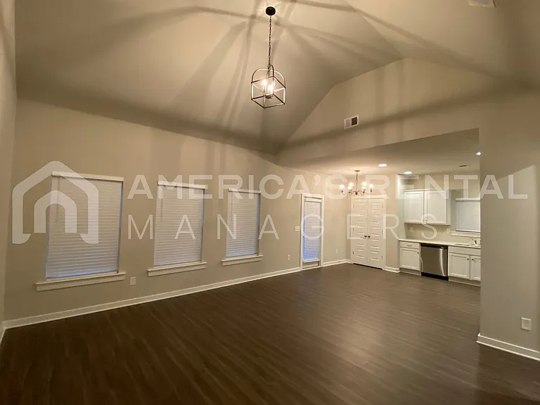 240 Avalon Way — Photo 7
