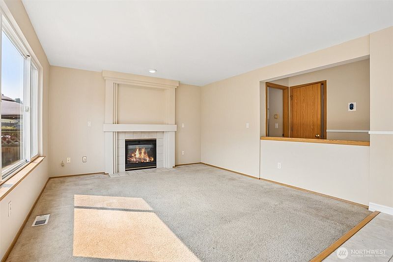 2nd image of 16133 Lakeview Avenue SE