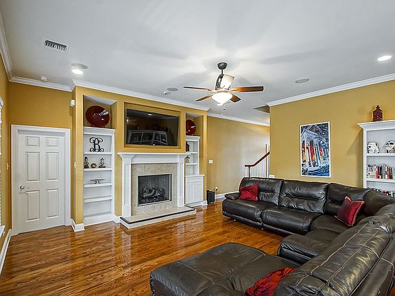 4th image of 418 18th St