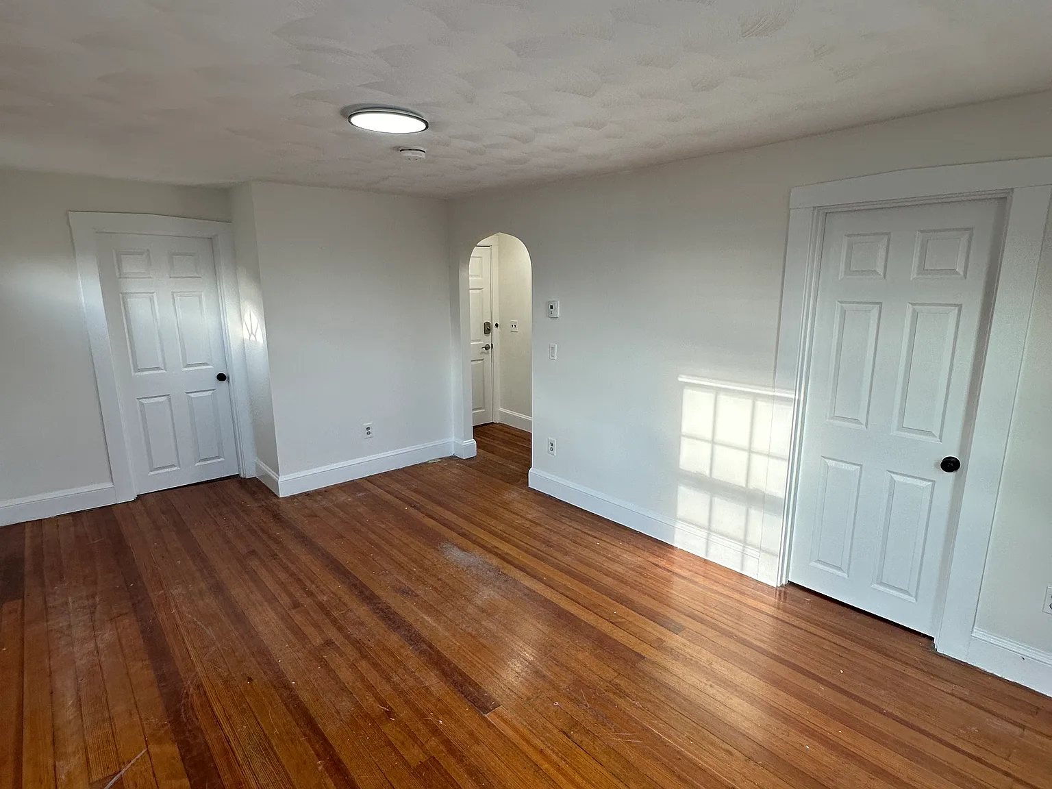 2 bed, 650 sqft, $2,250 — Photo 3
