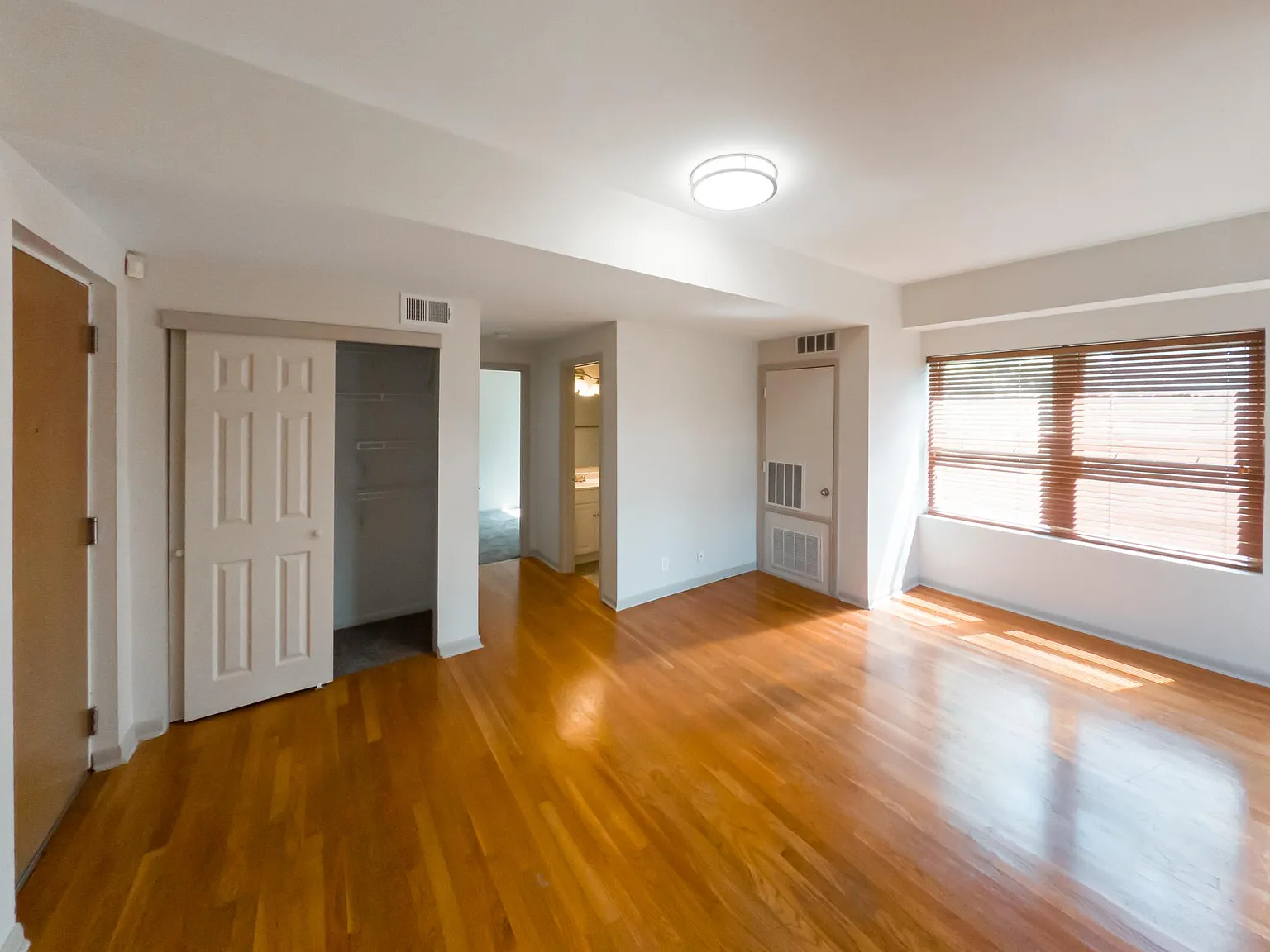 Madison Apartments — Photo 3