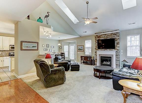 5th image of 4811 Sandtyn Dr