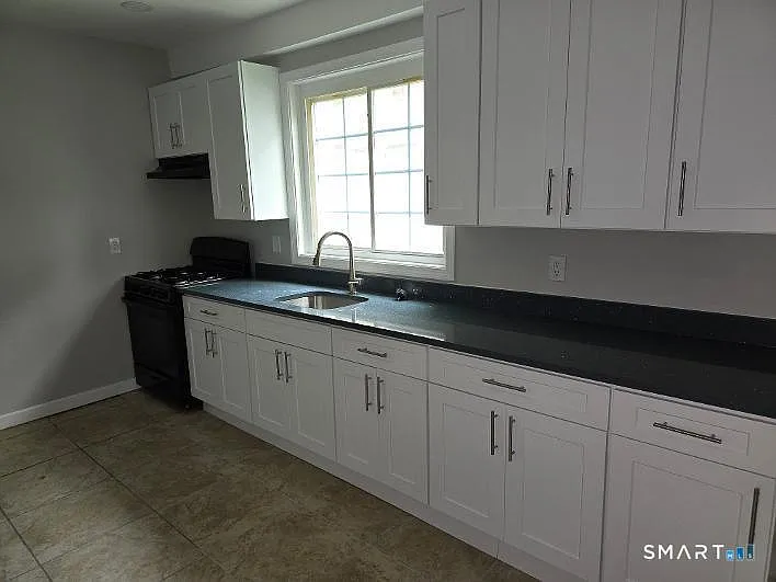 86 Bidwell St — Photo 2