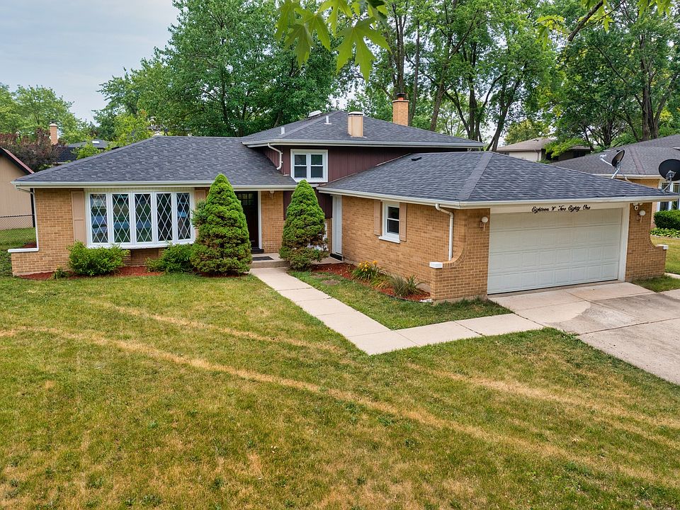 1st image of 18W281 Claremont Dr