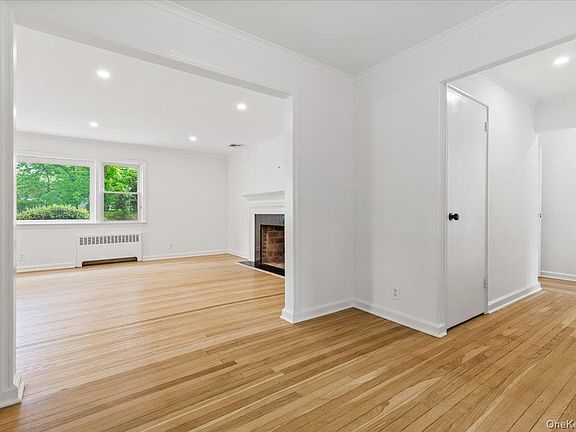 3rd image of 23 Lakeview Road