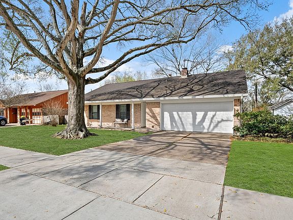 3rd image of 2104 Rose Rd