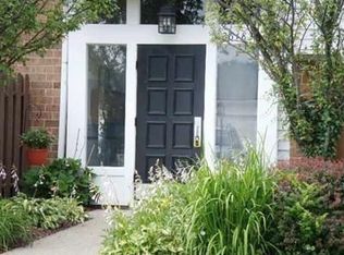 26183 Raintree Blvd APT C16, Olmsted Falls, OH 44138