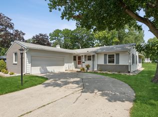 1009 Illinois St, Valparaiso, IN 46383