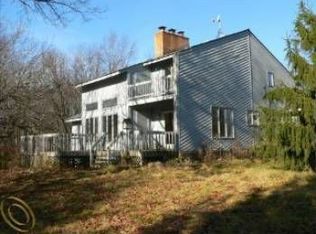 1140 Kellogg Rd, Brighton, MI 48114