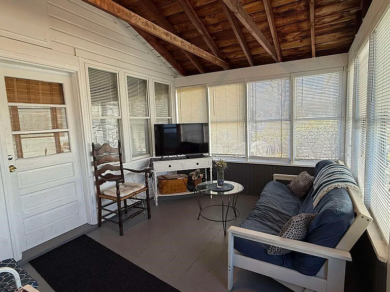 5 10th St #REAR — Photo 13