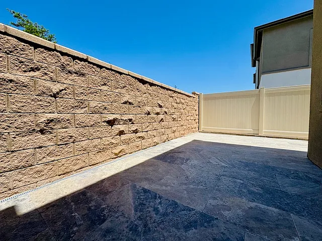 12210 Halle Way — Photo 38