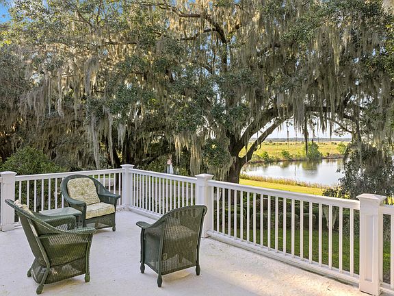 11th image of 1451 River Rd