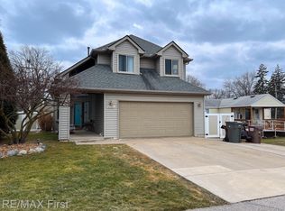 30560 S River Rd, Harrison Township, MI 48045