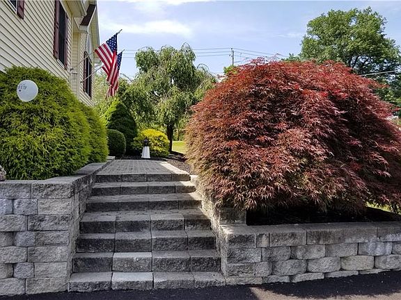 3rd image of 6 Roberson Ave