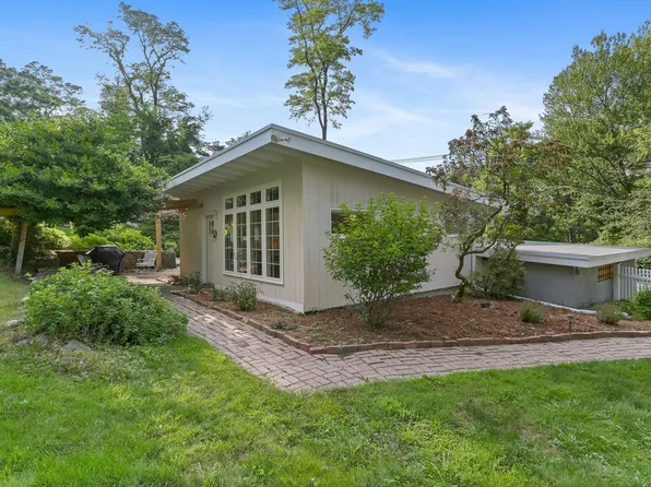 7 Calvin Road, Wilton, CT 06897