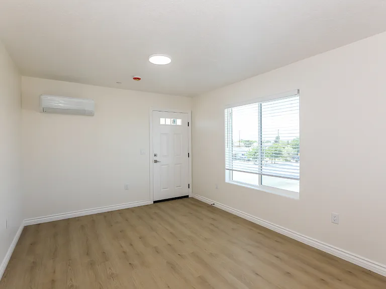 Spacious 3BR/2BA Home with Open Floor Plan, Garage & Washer/Dryer — Photo 13