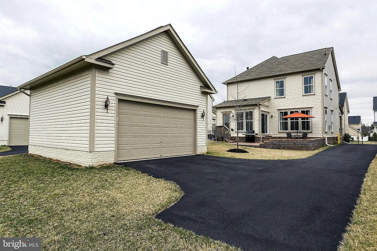 Building Photo - 23417 Gardenwalk Dr