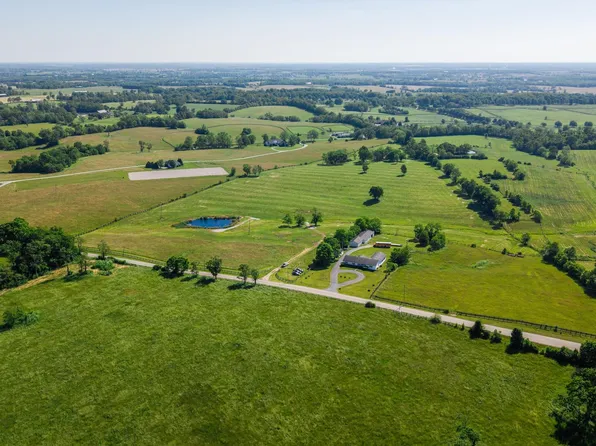 2083 Clintonville Rd, Paris, KY 40361