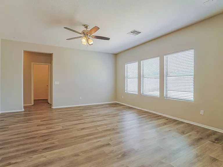 2445 W Spencer Run — Photo 4