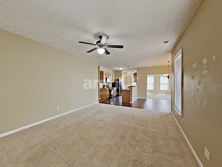 409 Avery Ct — Photo 8