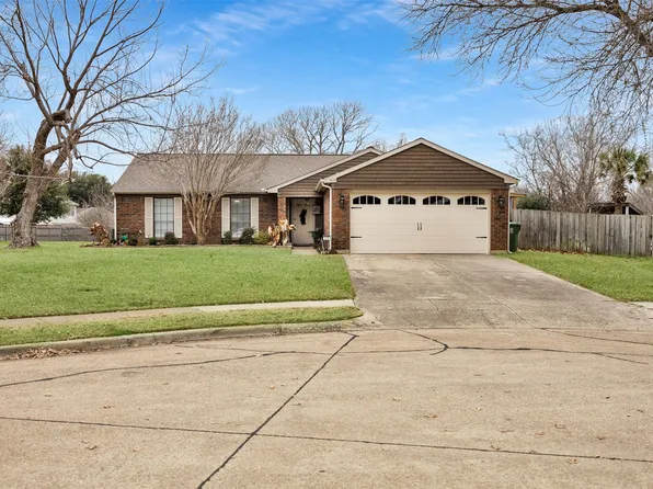 419 Creekmeadow Ln, Lewisville, TX 75067