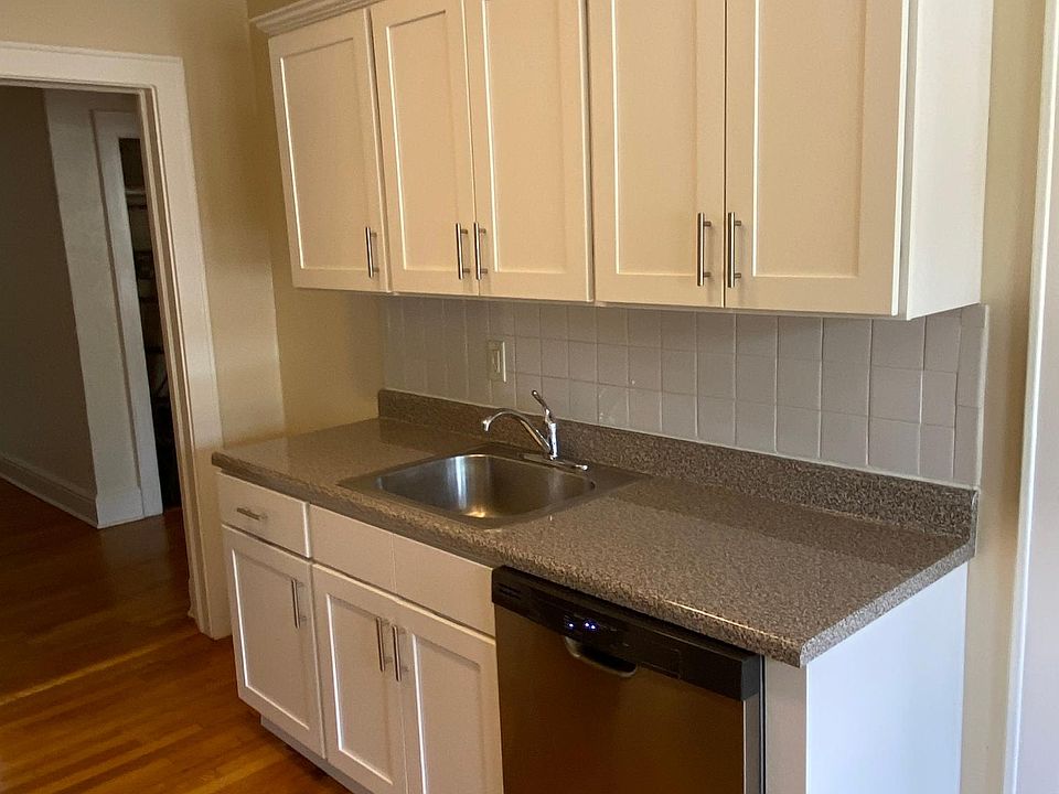 1st image of 34 Merritt Ave APT 3D
