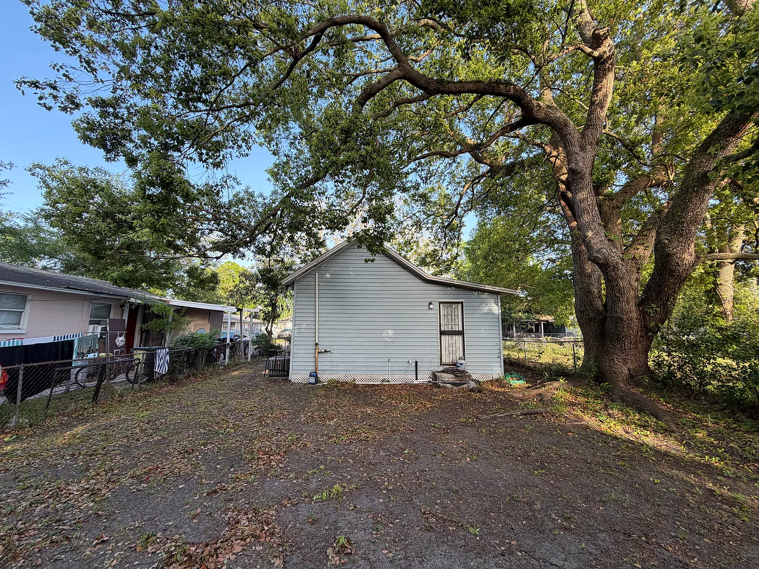 3 bed, 850 sqft, $1,200 — Photo 4
