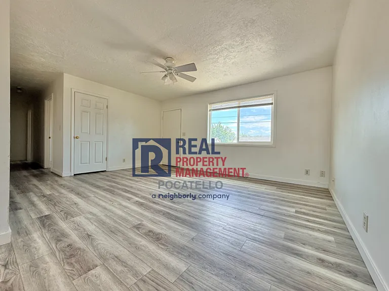 1256 Kinghorn Rd — Photo 8