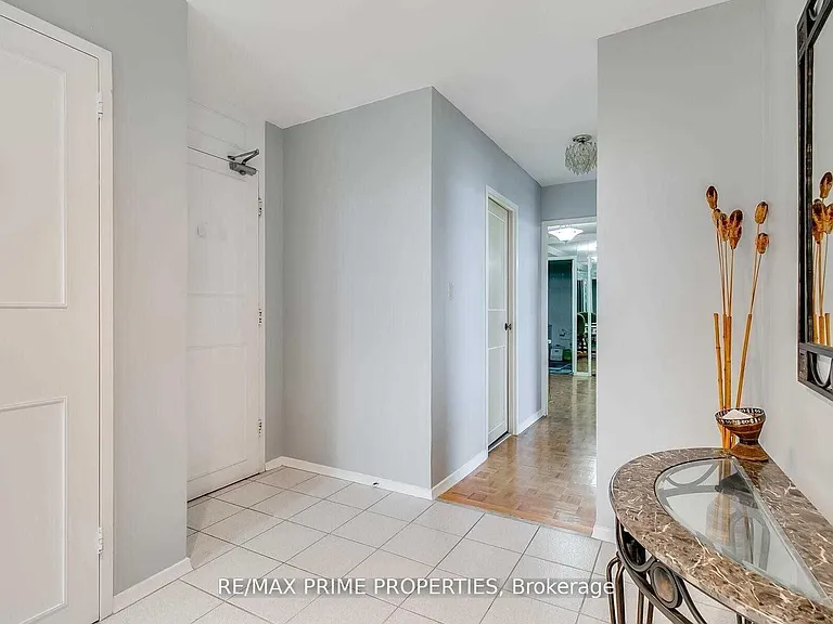 115 Antibes Dr #907 — Photo 3