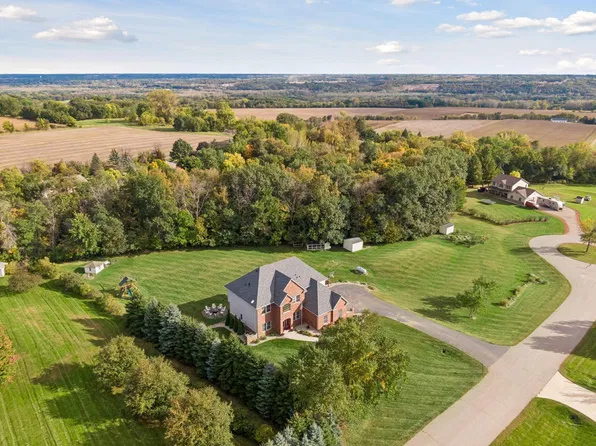 28245 Grandview Dr, Belle Plaine, MN 56011