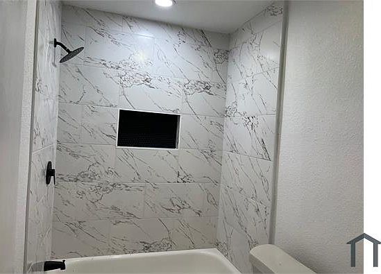 5th image of 110 Iberis Ct