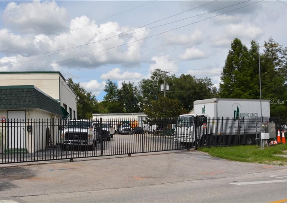 2nd image of 2986 Lowery Dr