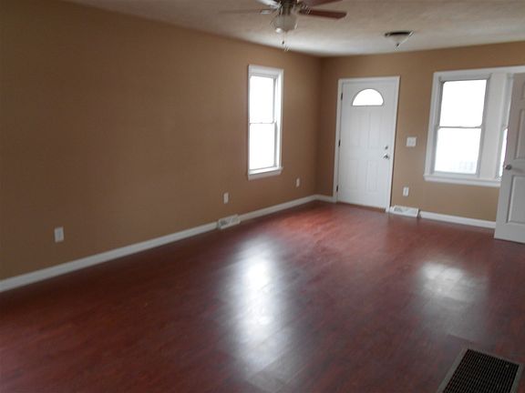 3rd image of 342 S Jackson St