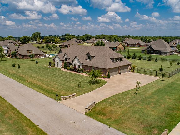 3rd image of 5167 E Hickory Meadow Dr