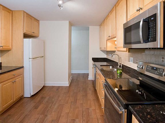4th image of 910 Beau Dr Unit 102