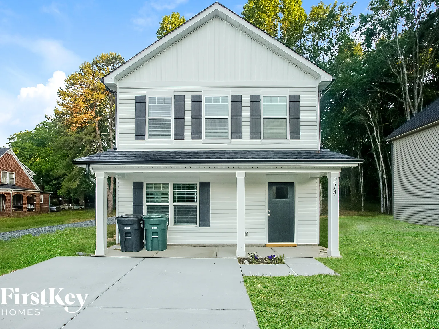 3 bed, 2.5 bath, 1290 sqft, $2,285 — Photo 2