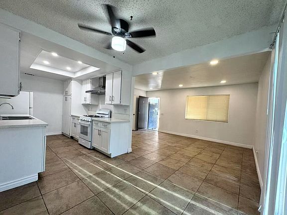 5th image of 12220 Carnation Ln APT A