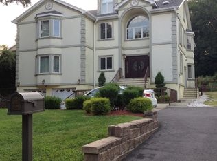 520 Teaneck Rd, Teaneck, NJ 07666