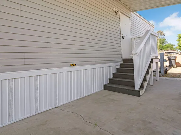 560 W Pleasant Ave Space 26, Tulare, CA 93274