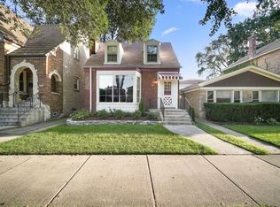 2915 W Sherwin Ave, Chicago, IL 60645