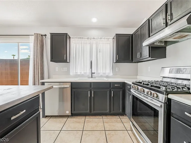 4353 Scarlet Sea Ave — Photo 10