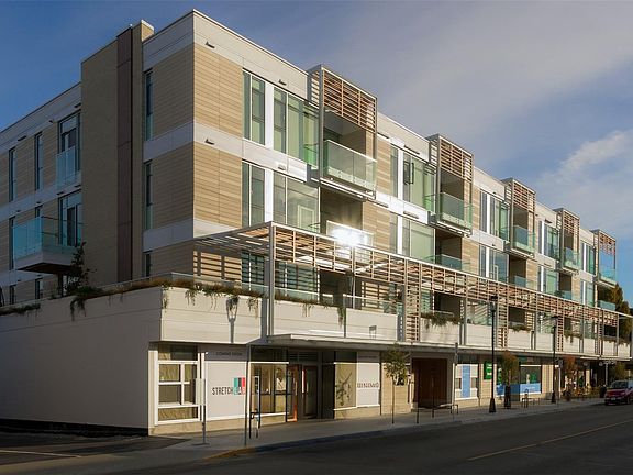 3rd image of 1916 Oak Bay Ave #205