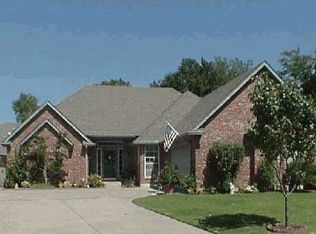 1101 Jamestown Cir, Edmond, OK 73003