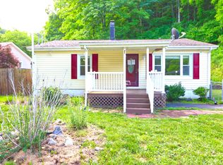 829 Walton Rd, Christiansburg, VA 24073